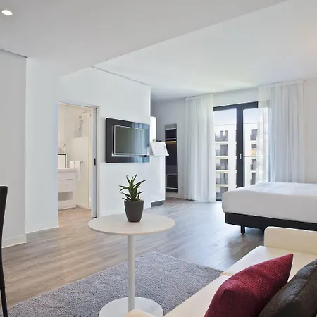 호텔 Innside By Melia Frankfurt Ostend 4*