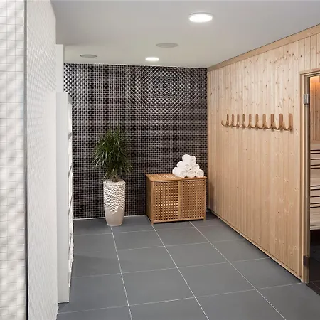 Hotel Innside By Melia Frankfurt Ostend 4*