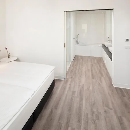 Hotel Innside By Melia Frankfurt Ostend 4*
