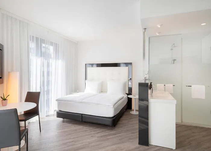 Отель Innside By Melia Frankfurt Ostend 4*